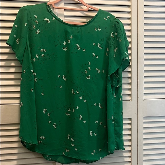 PREMISE Woman Tops - #1625** Green Floral Short-Sleeve Women's Blouse - Elegant Everyday Top